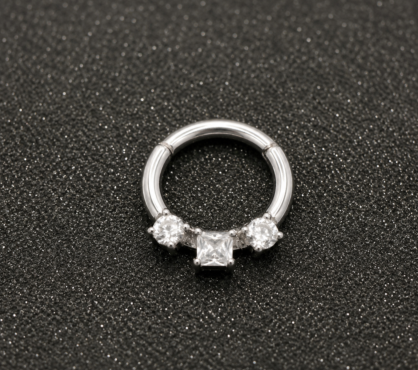 Piercing diamant carré