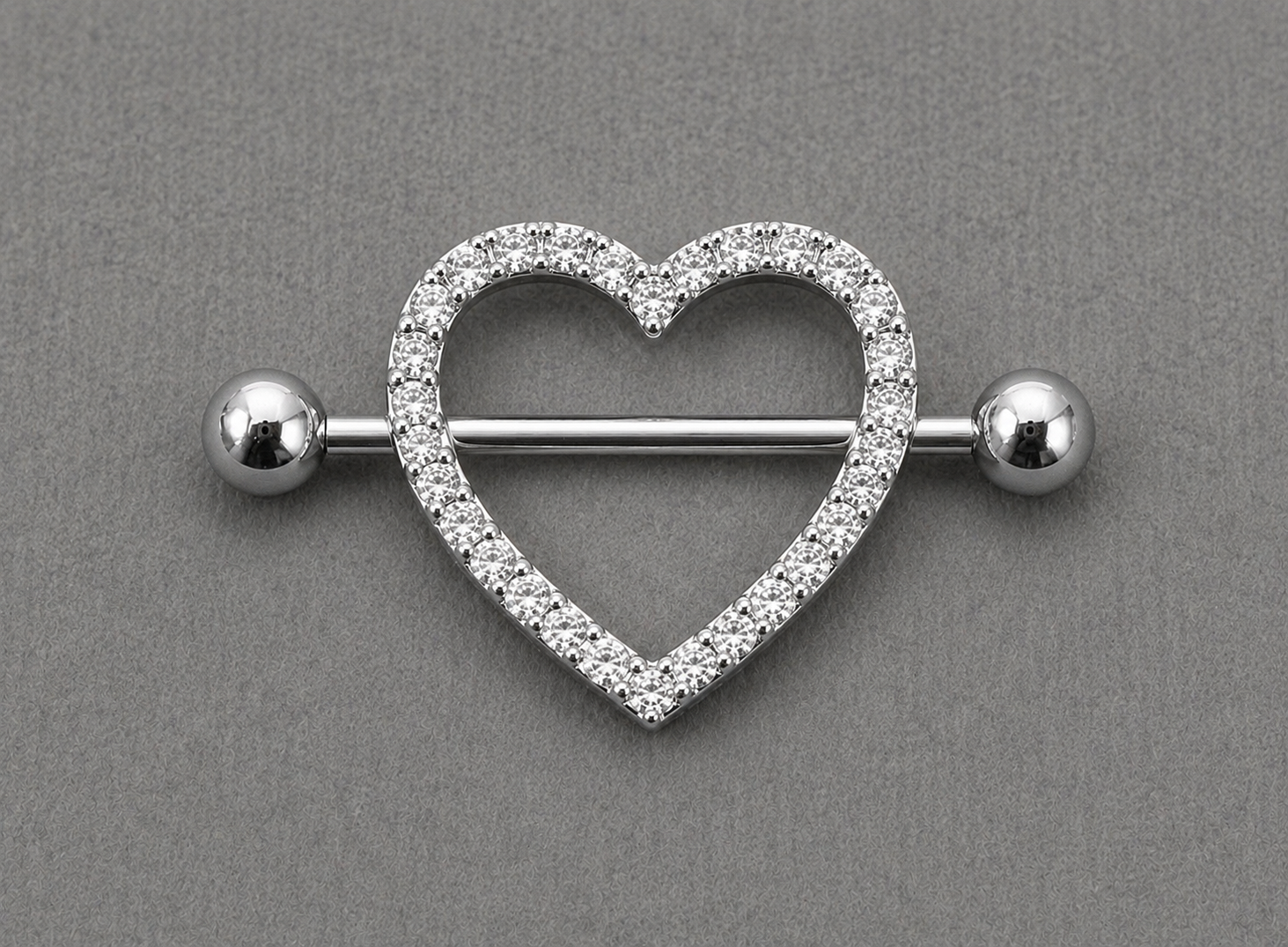 Piercing téton cœur